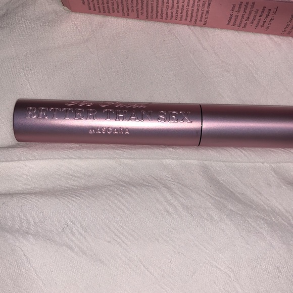 Too Faced Better Than Sex Volumizing Mascara - Picture 9 of 11